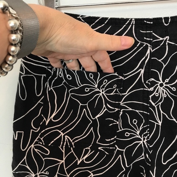 Gap Black/White Linen Blend Shorts Tie Front Sz 0 - Picture 9 of 9